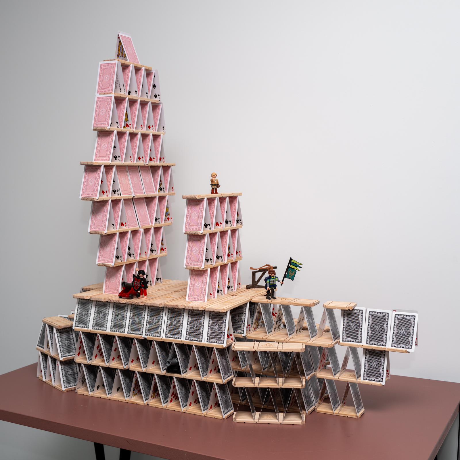 Piratenschip van kaarten. Gemaakt met CabuToys