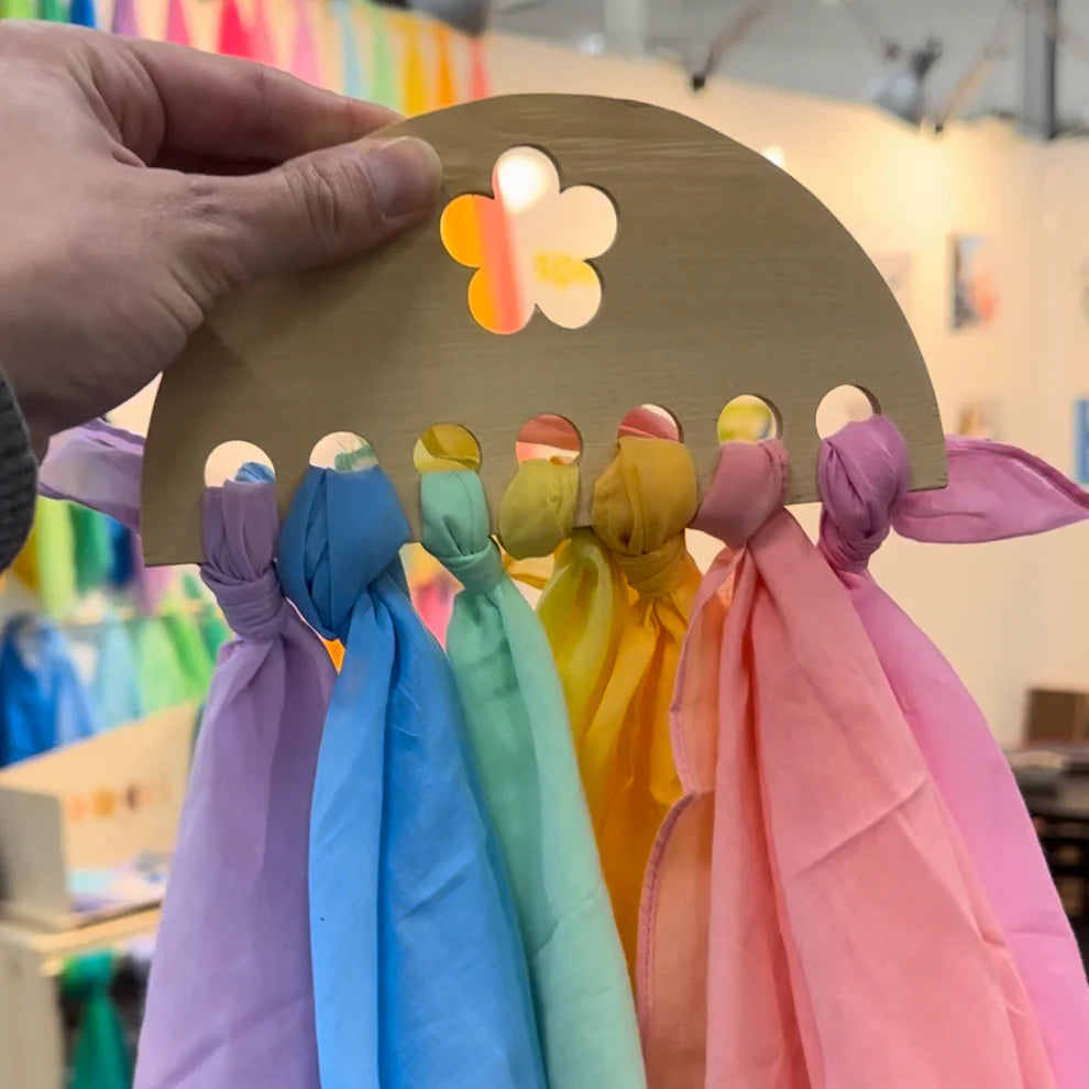 Mini Houten Speeldoek Display – met Bloemdetail
